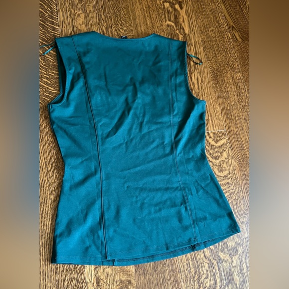 Evergreen sleevless top - Picture 4 of 6
